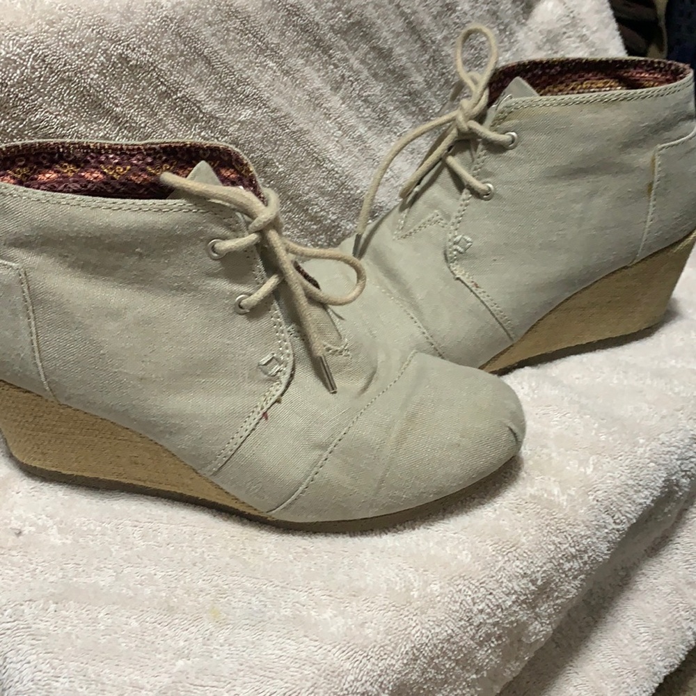 Bob’s by Sketchers ankle boots